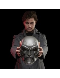 Casco premium roleplay hasbro marvel legends series doctor muerte